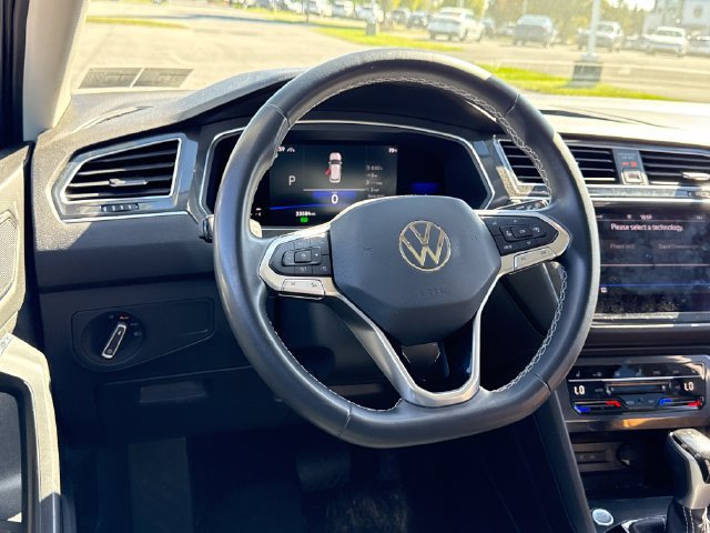 Used 2022 Volkswagen Tiguan SE w/ Panoramic Sunroof Package AWD/4WD image 21