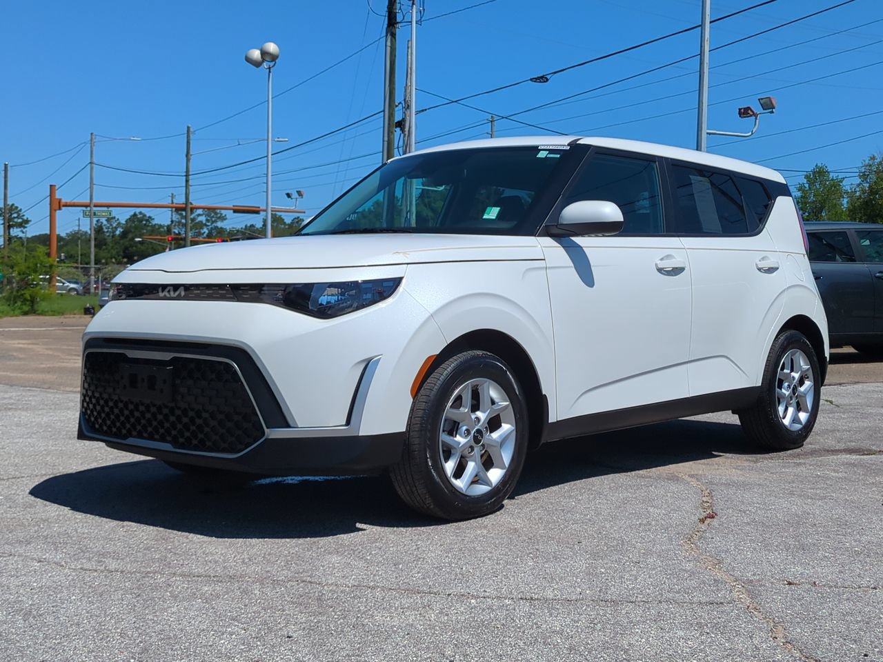 Used 2025 Kia Soul LX w/ LX Technology Package FWD image 1