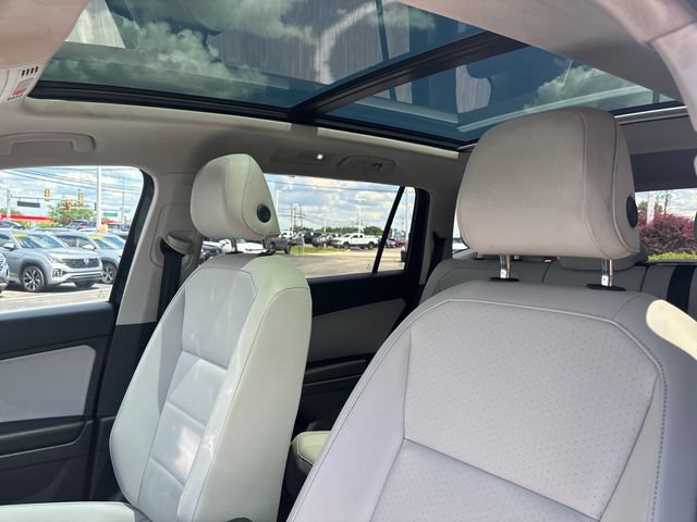 Used 2018 Volkswagen Tiguan SEL AWD/4WD image 21