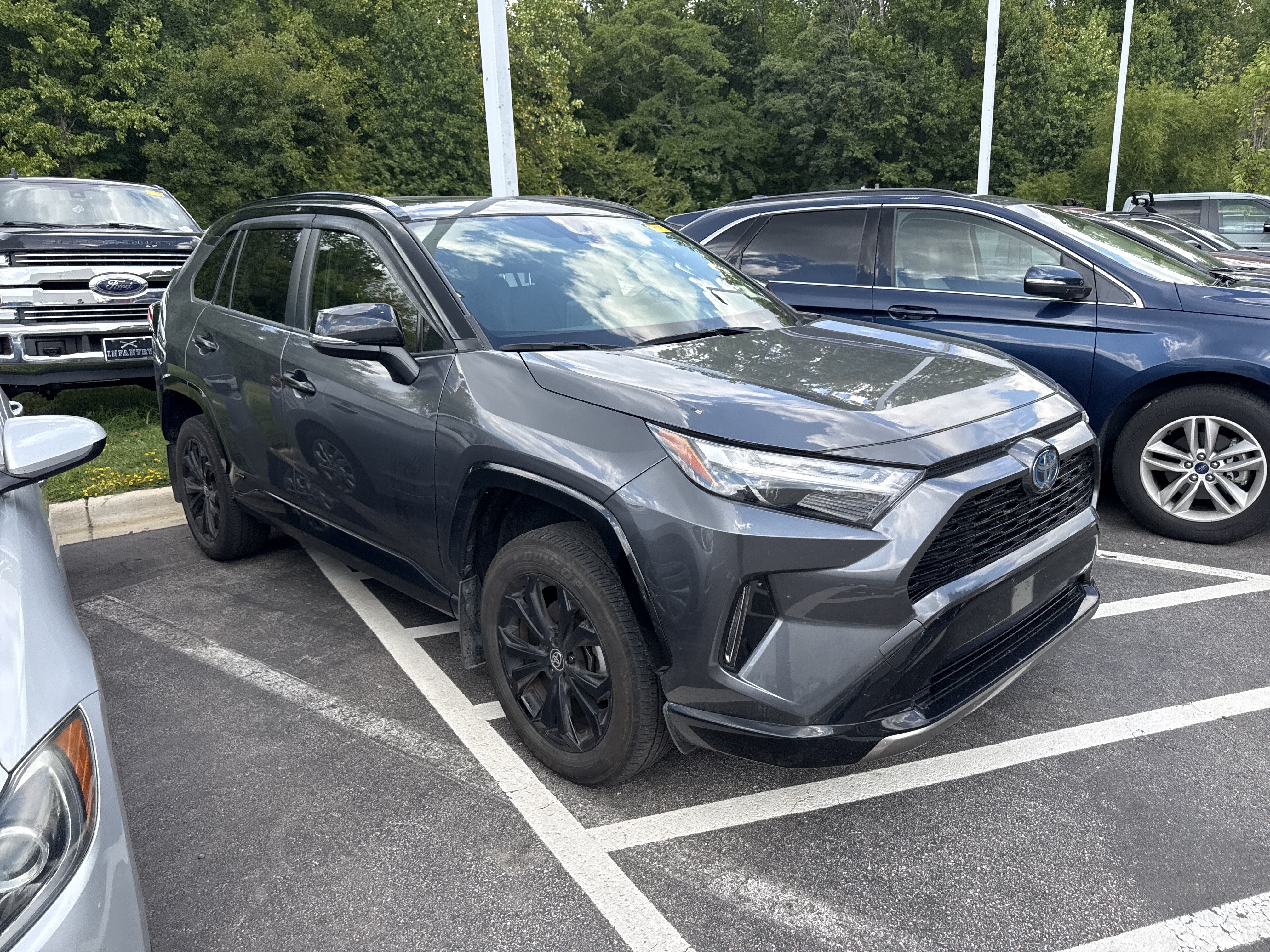 Used 2024 Toyota RAV4 XSE AWD/4WD image 40