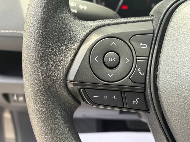 Used 2025 Toyota RAV4 XLE FWD image 17