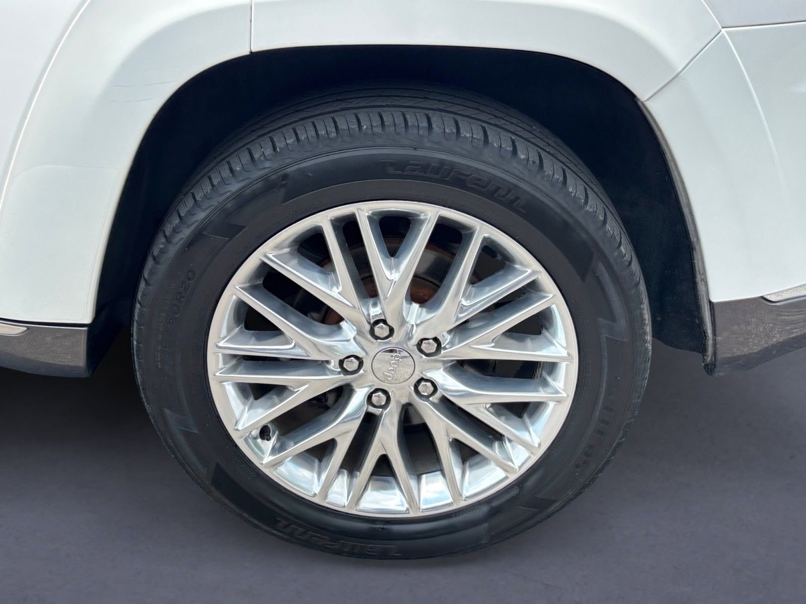 Used 2017 Jeep Grand Cherokee Summit AWD/4WD image 13