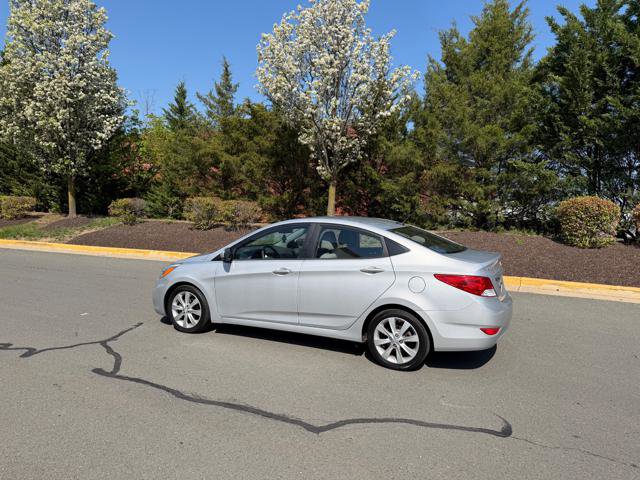 Used 2014 Hyundai Accent GLS w/ Option Group 2 image 3