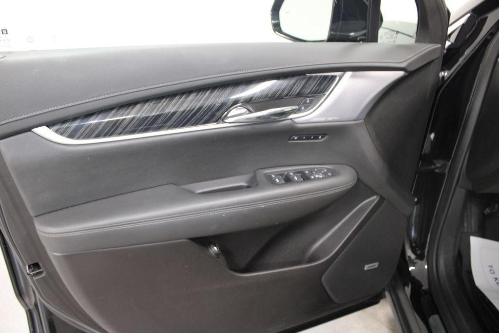 Used 2024 Cadillac XT6 Premium Luxury AWD/4WD image 16