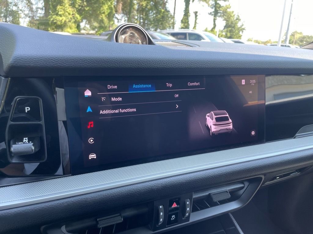 Used 2024 Porsche Cayenne Coupe image 15