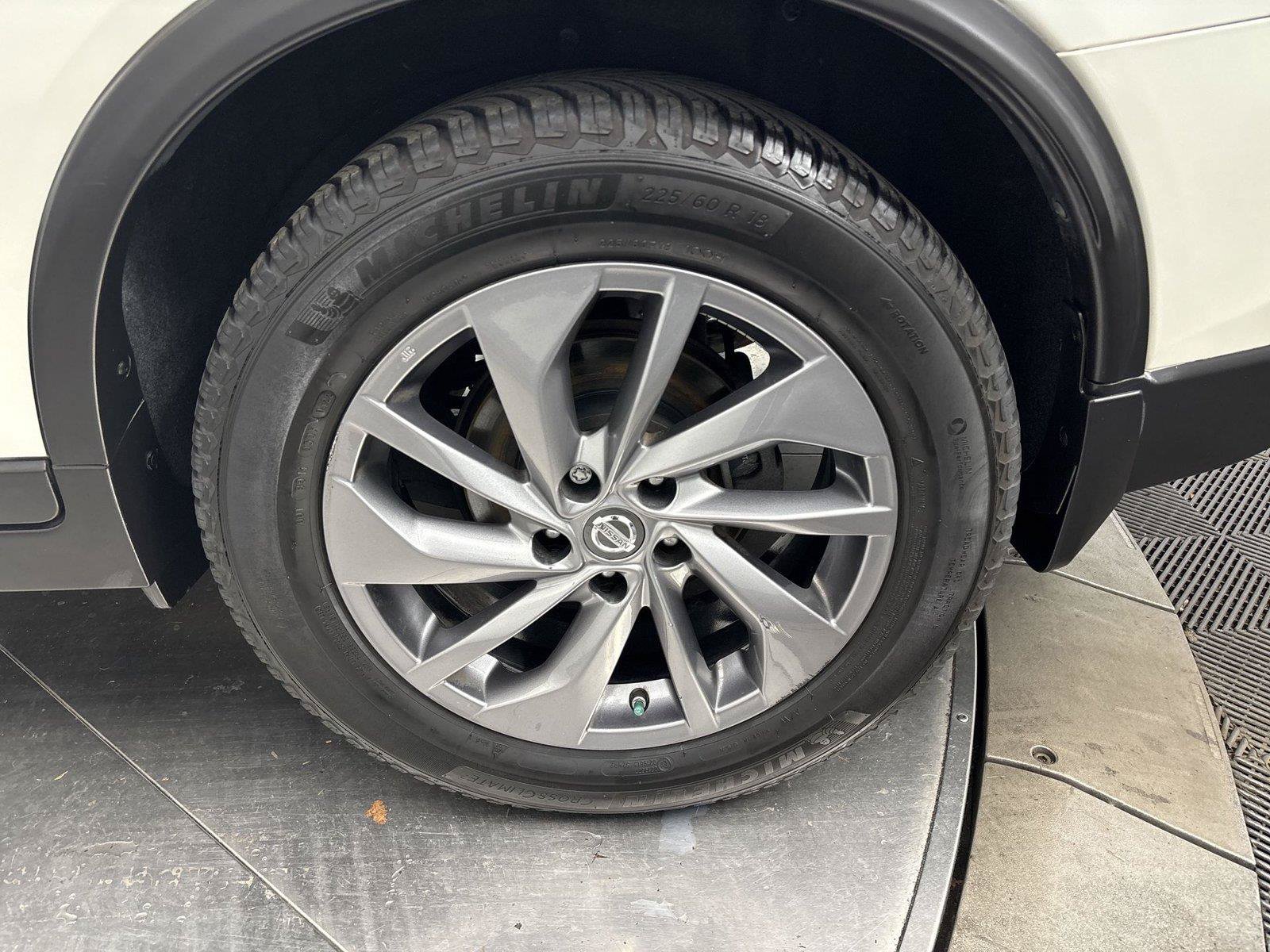 Used 2016 Nissan Rogue SL w/ SL Premium Package FWD image 27