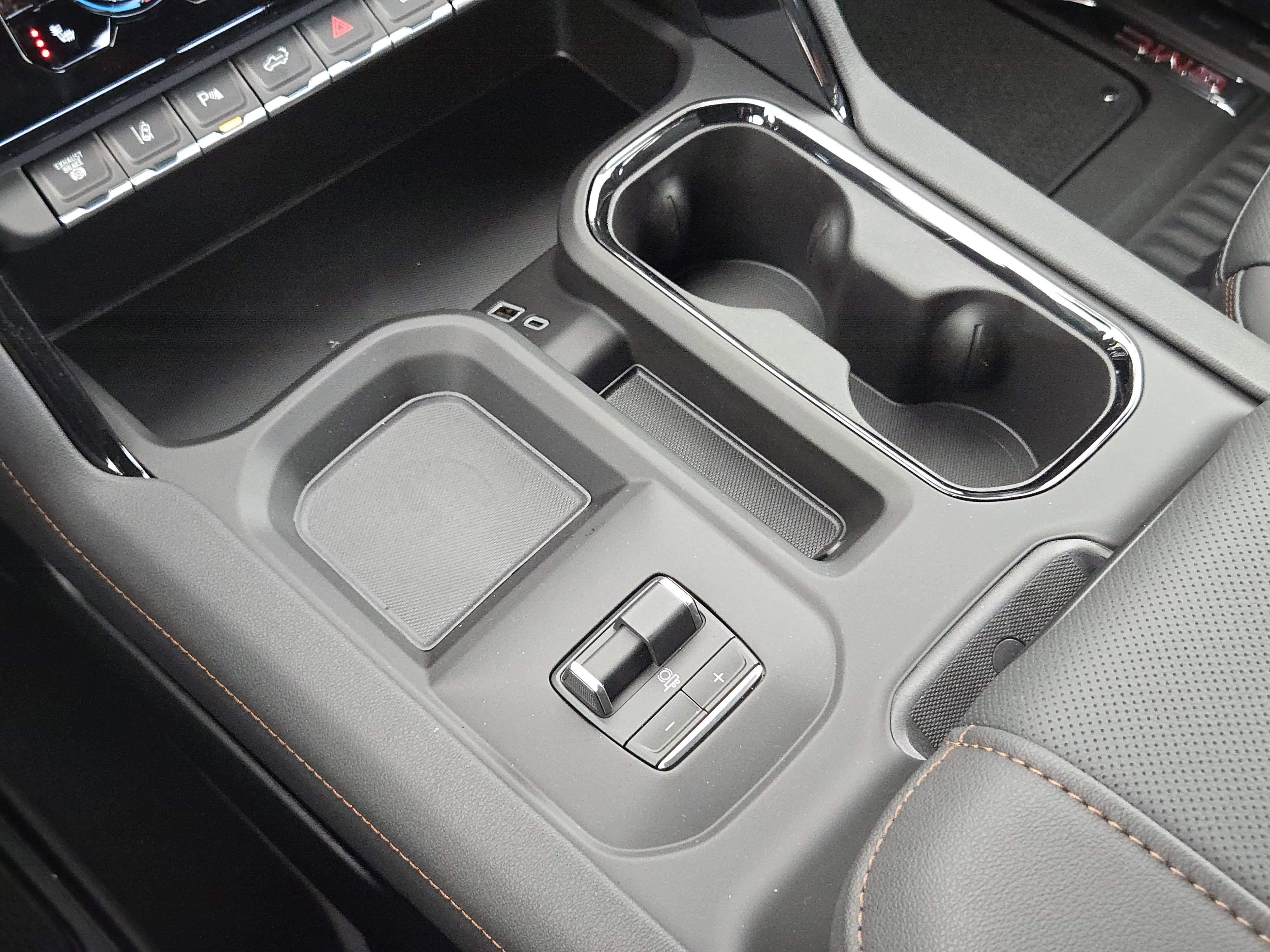 New 2026 GMC Sierra 2500 AT4 w/ AT4 Premium Plus Package image 16