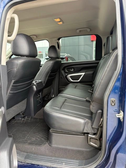Used 2017 Nissan Titan SL AWD/4WD image 6