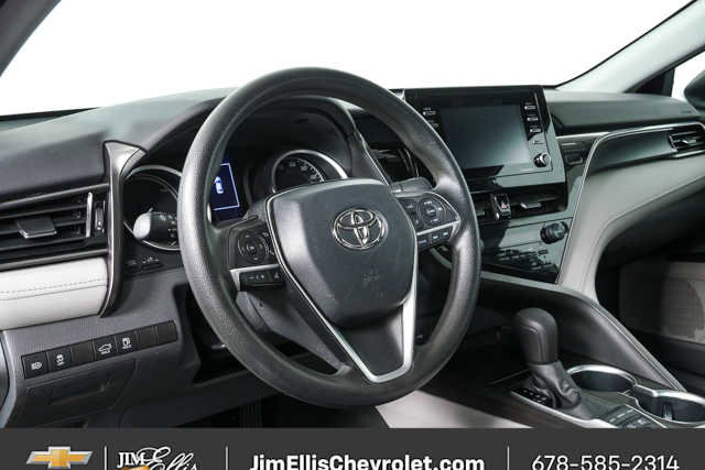 Used 2022 Toyota Camry LE FWD image 4