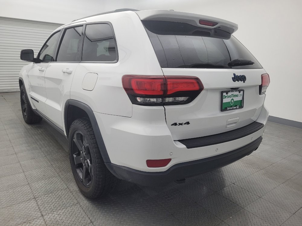 Used 2019 Jeep Grand Cherokee Laredo image 5