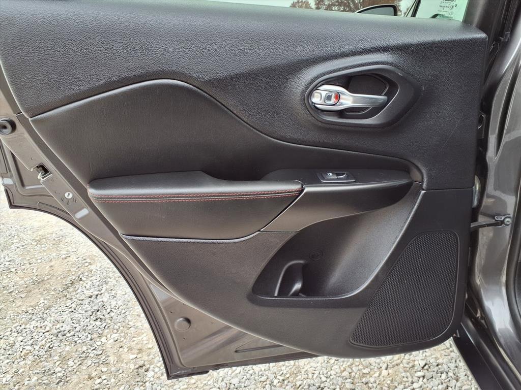 Used 2022 Jeep Cherokee Trailhawk w/ Premium Leather Package image 30