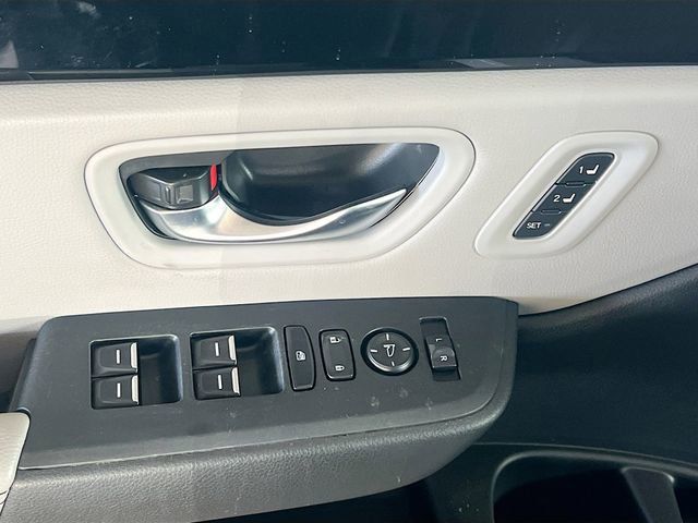 Used 2025 Honda Pilot Touring image 12