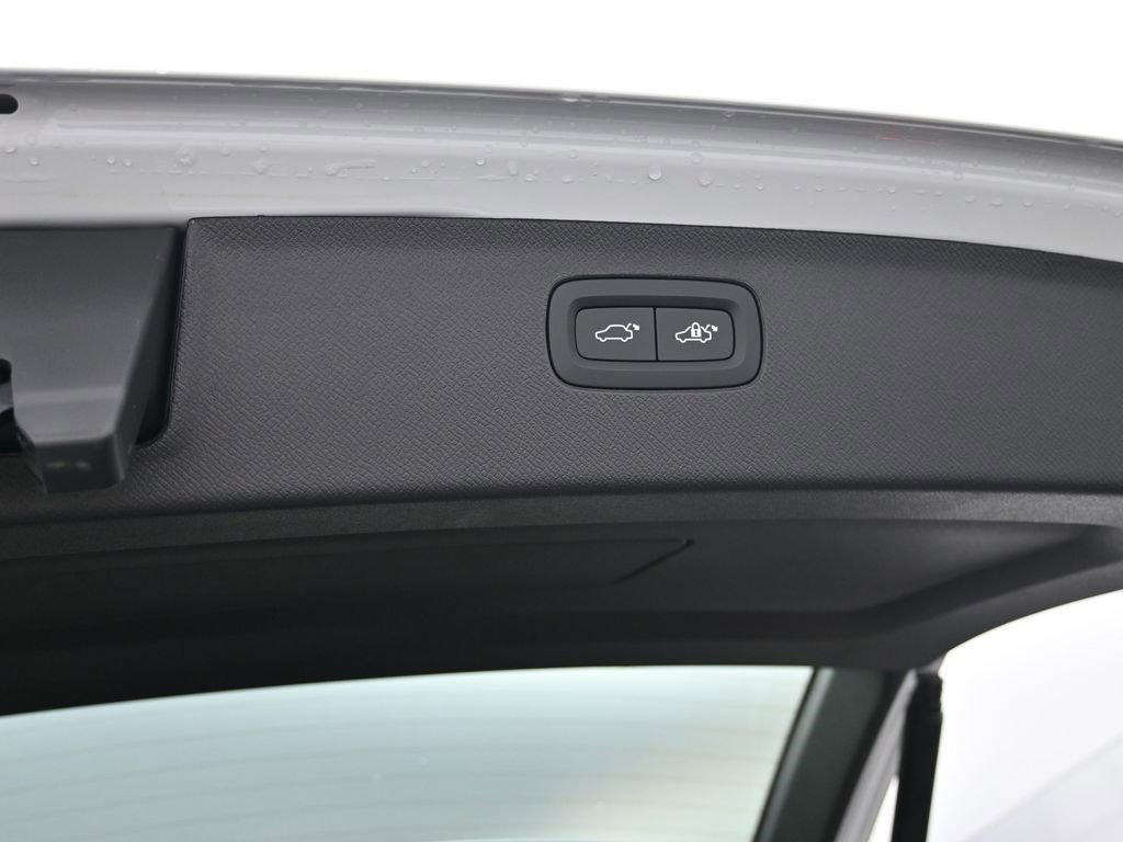 New 2026 Volvo XC90 B6 Plus w/ Protection Package Premier image 33