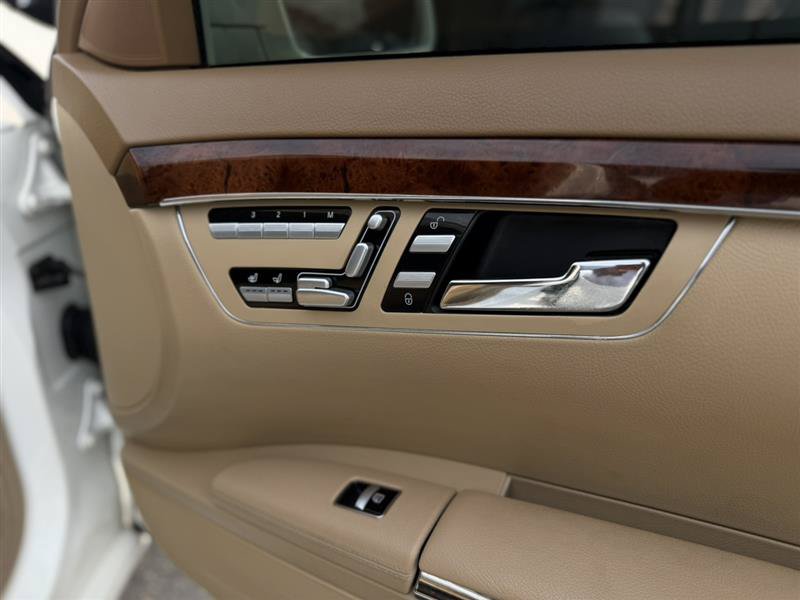 Used 2010 Mercedes-Benz S 550 image 32