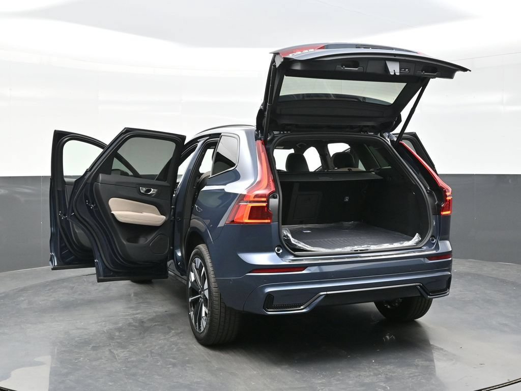 New 2026 Volvo XC60 T8 Plus w/ Climate Package AWD/4WD image 41
