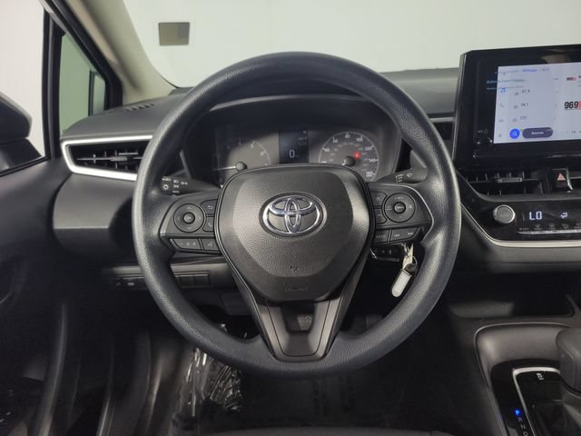 Used 2025 Toyota Corolla LE FWD image 18