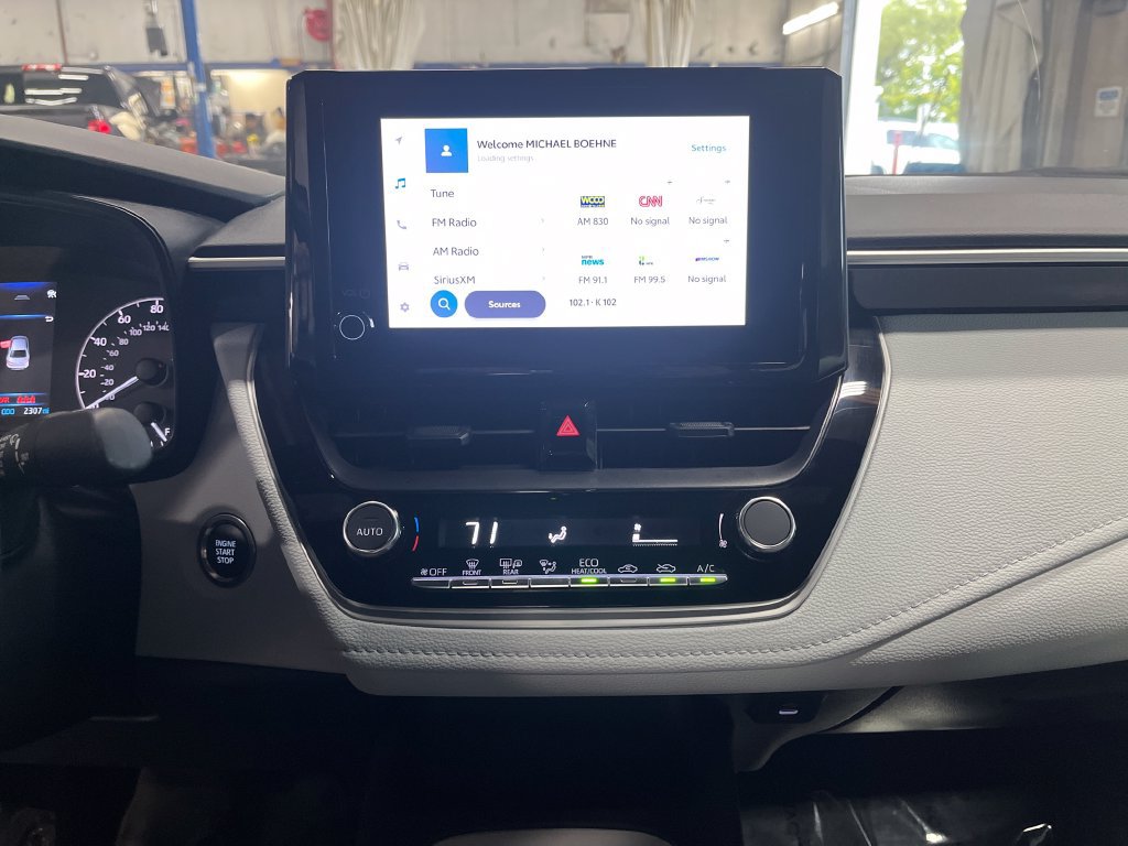 Used 2025 Toyota Corolla SE w/ Convenience Package FWD image 20