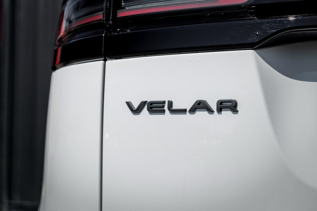 Certified 2026 Land Rover Range Rover Velar Dynamic SE AWD/4WD image 7