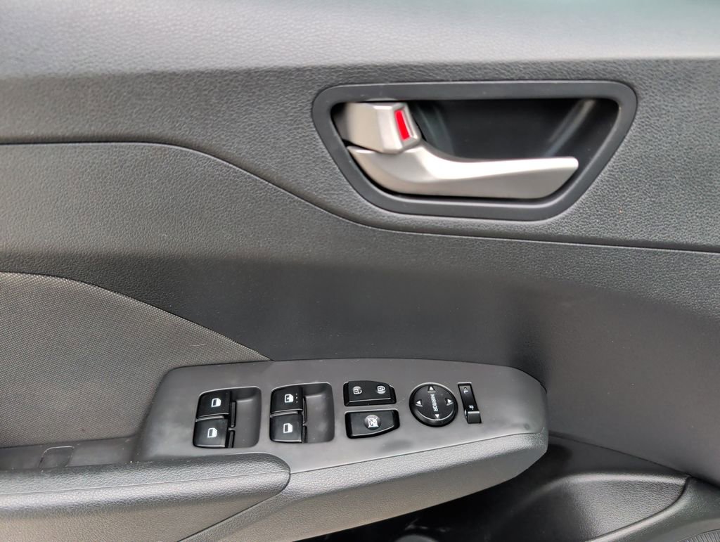 Used 2019 Hyundai Accent SE image 10