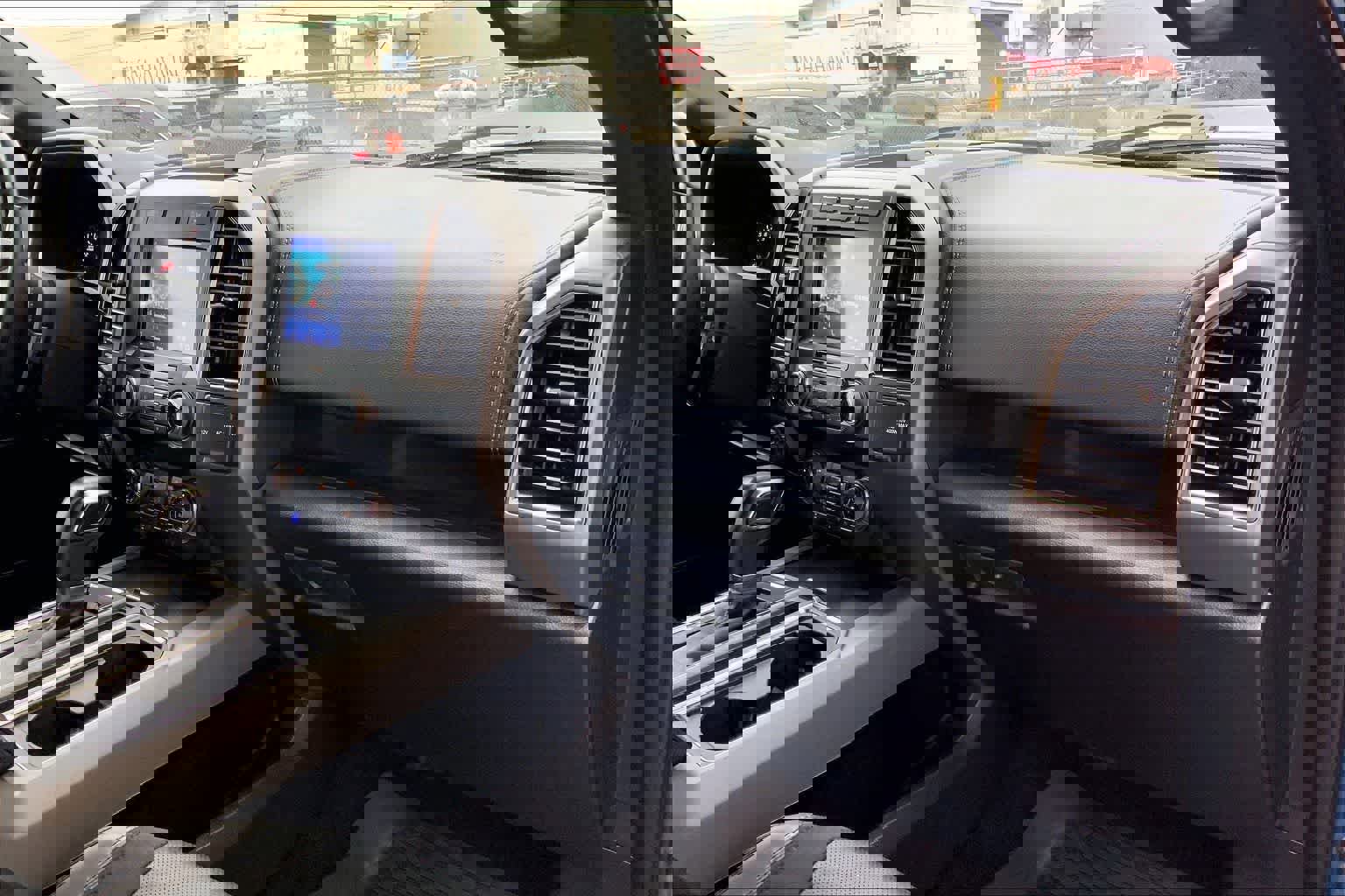 Used 2020 Ford F150 Raptor w/ Equipment Group 802A Luxury image 23