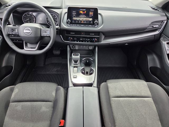 Used 2025 Nissan Rogue SV FWD image 12