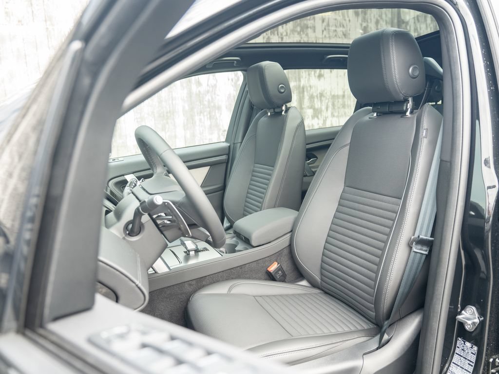 New 2026 Land Rover Discovery Sport Landmark AWD/4WD image 19