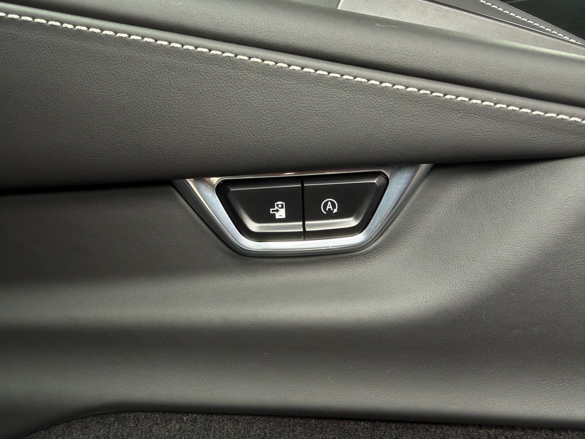 Used 2024 Chevrolet Corvette E-Ray AWD/4WD image 28