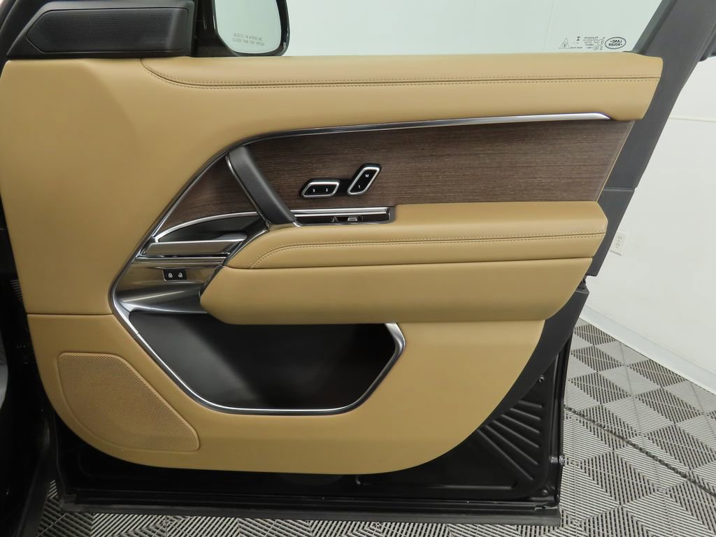 Certified 2024 Land Rover Range Rover SE image 25