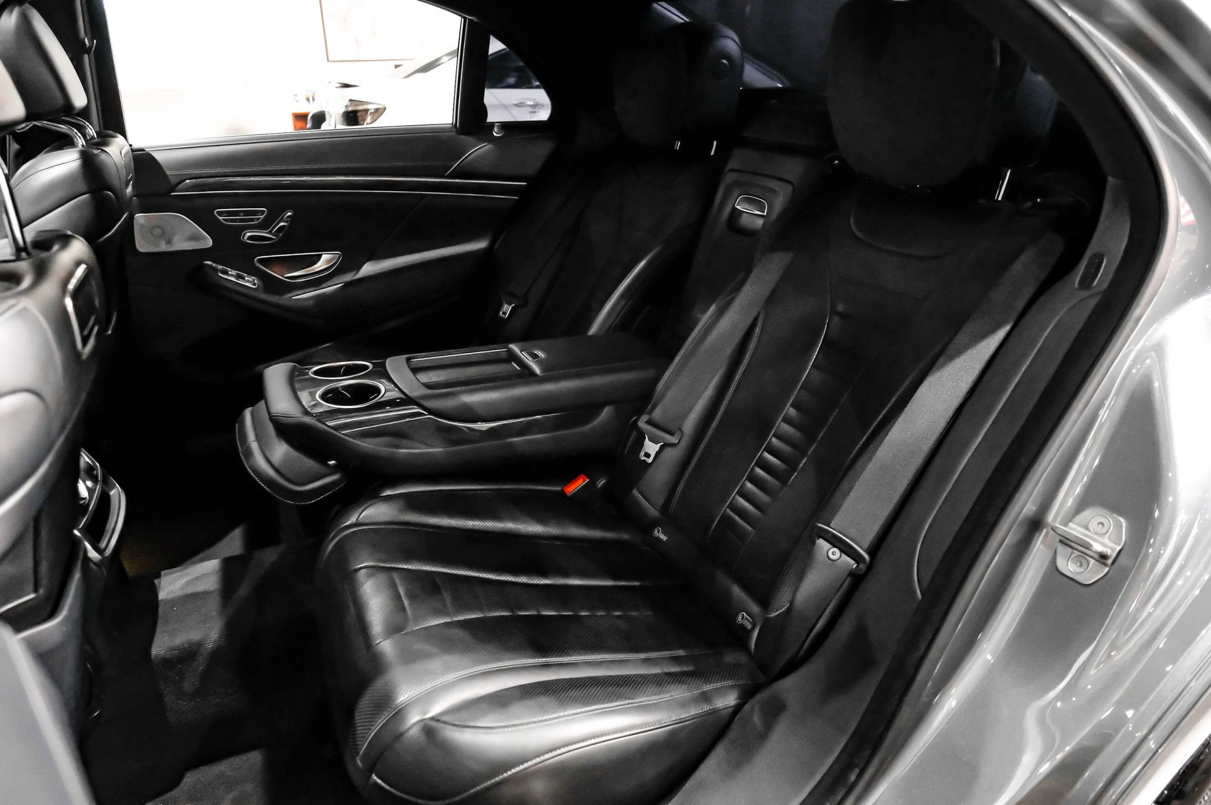 Used 2019 Mercedes-Benz S 560 Sedan image 38