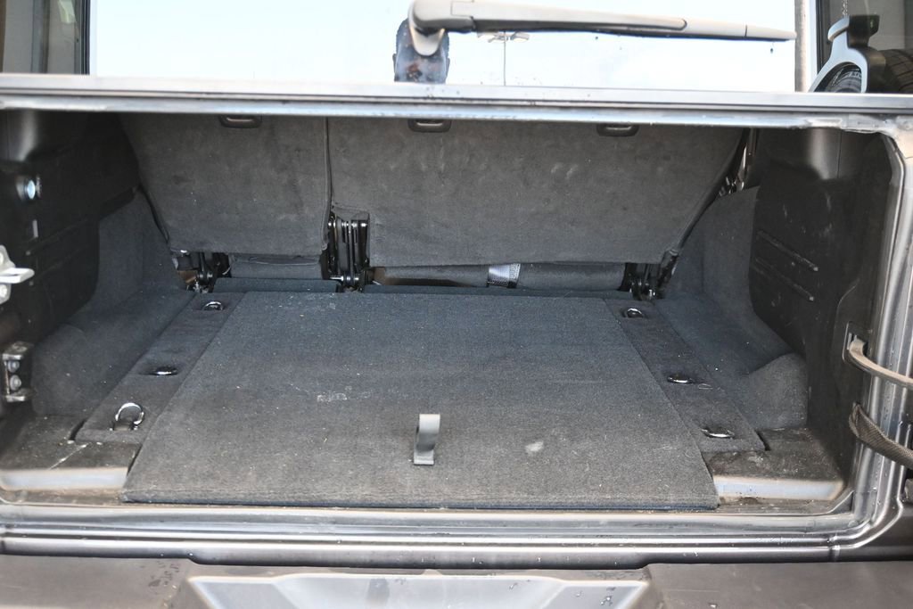 Used 2025 Jeep Wrangler Sahara AWD/4WD image 11