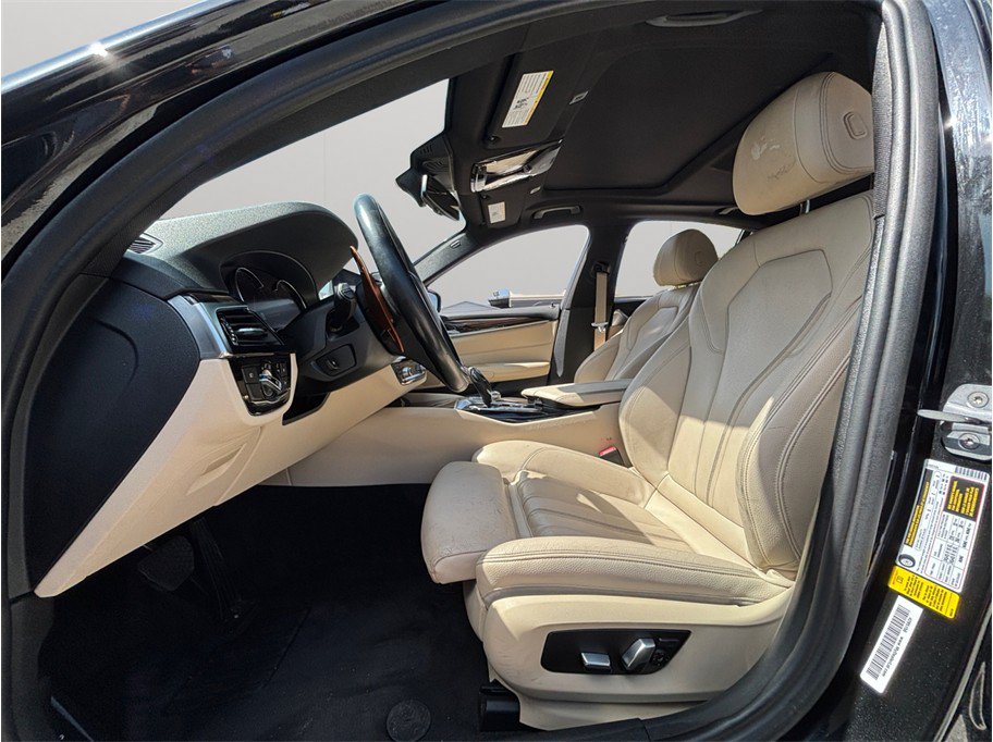 Used 2018 BMW 530i w/ Premium Package RWD image 2