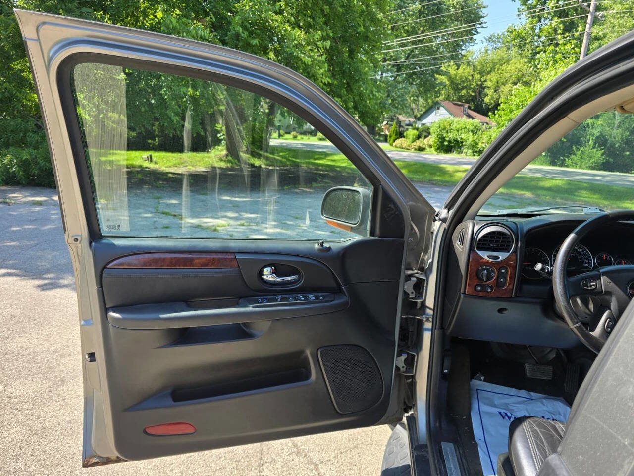 Used 2005 GMC Envoy SLT w/ Luxury Package image 15