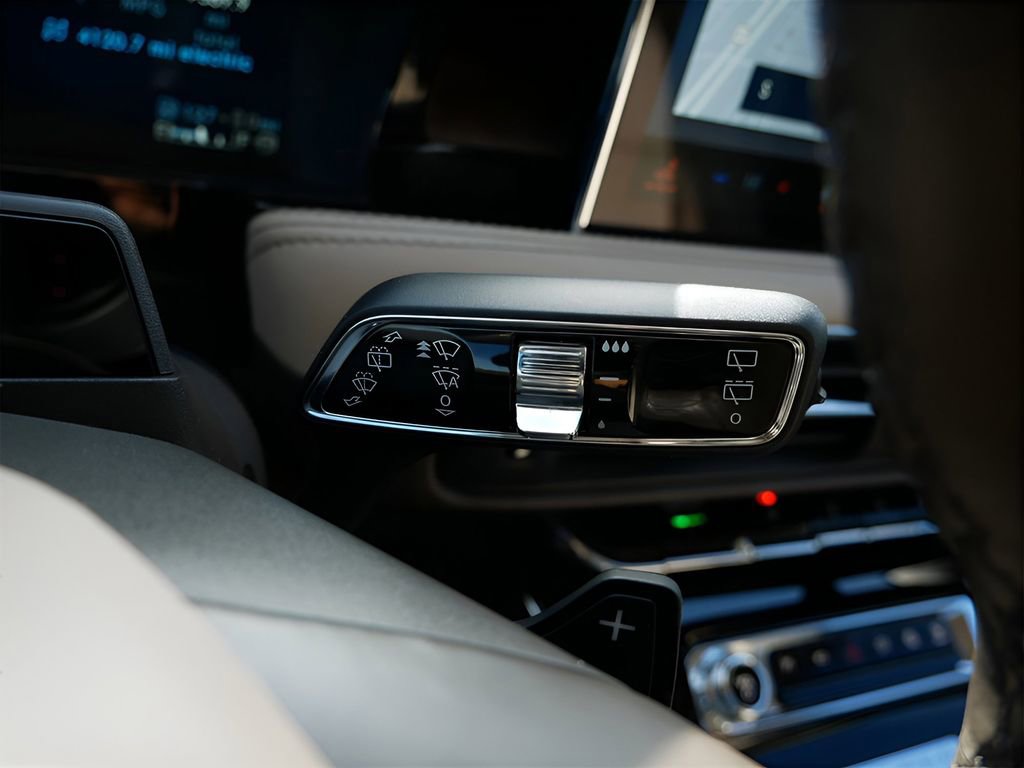 Used 2023 Lincoln Corsair Grand Touring w/ Equipment Group 302A image 27