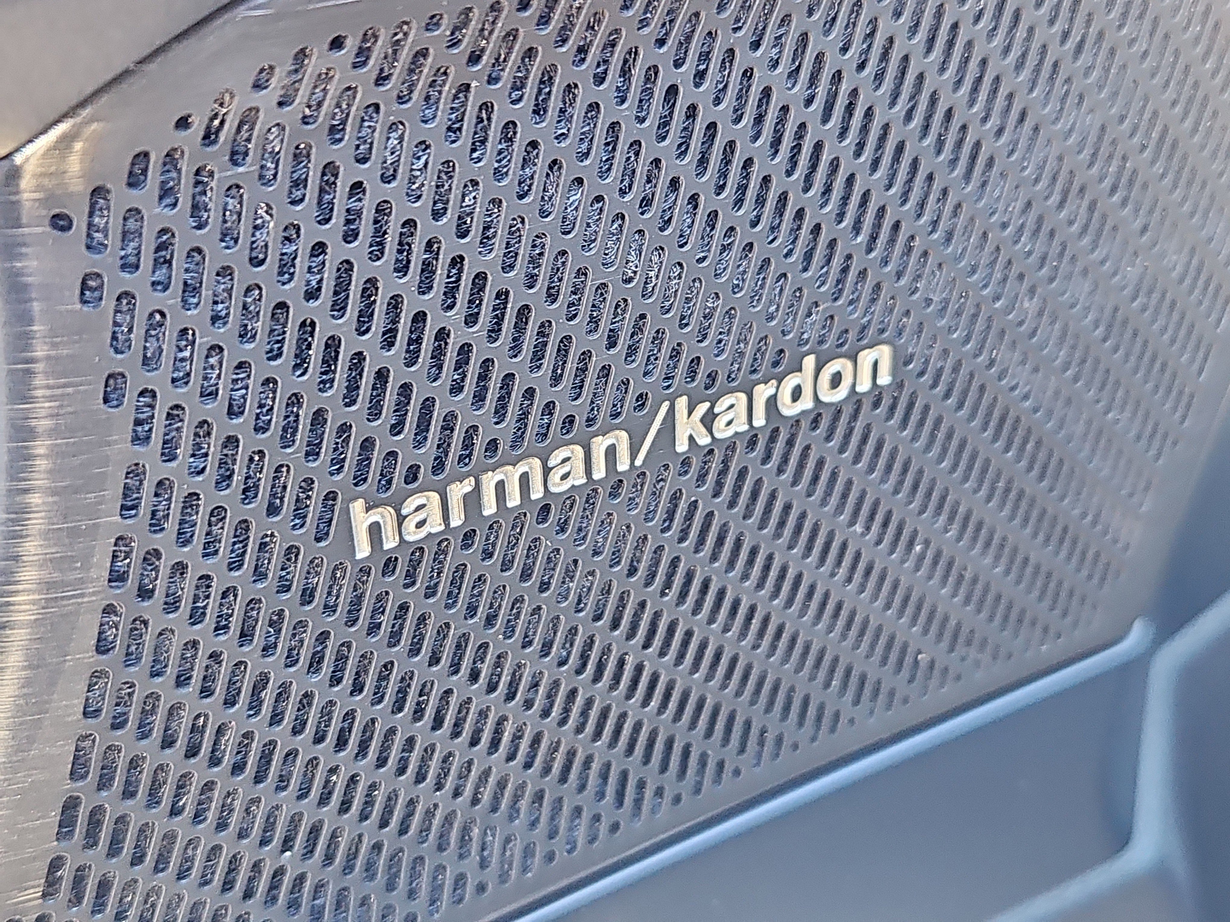 New 2026 Volvo XC40 B5 Ultra w/ Protection Package Premier image 9