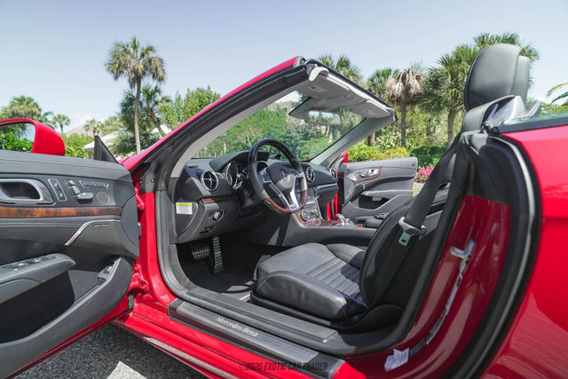 Used 2013 Mercedes-Benz SL 550 image 30