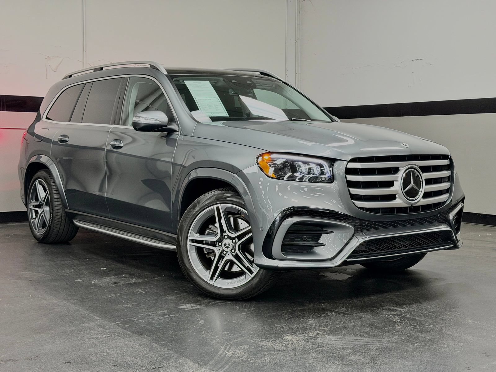 Used 2026 Mercedes-Benz GLS 450 4MATIC image 2