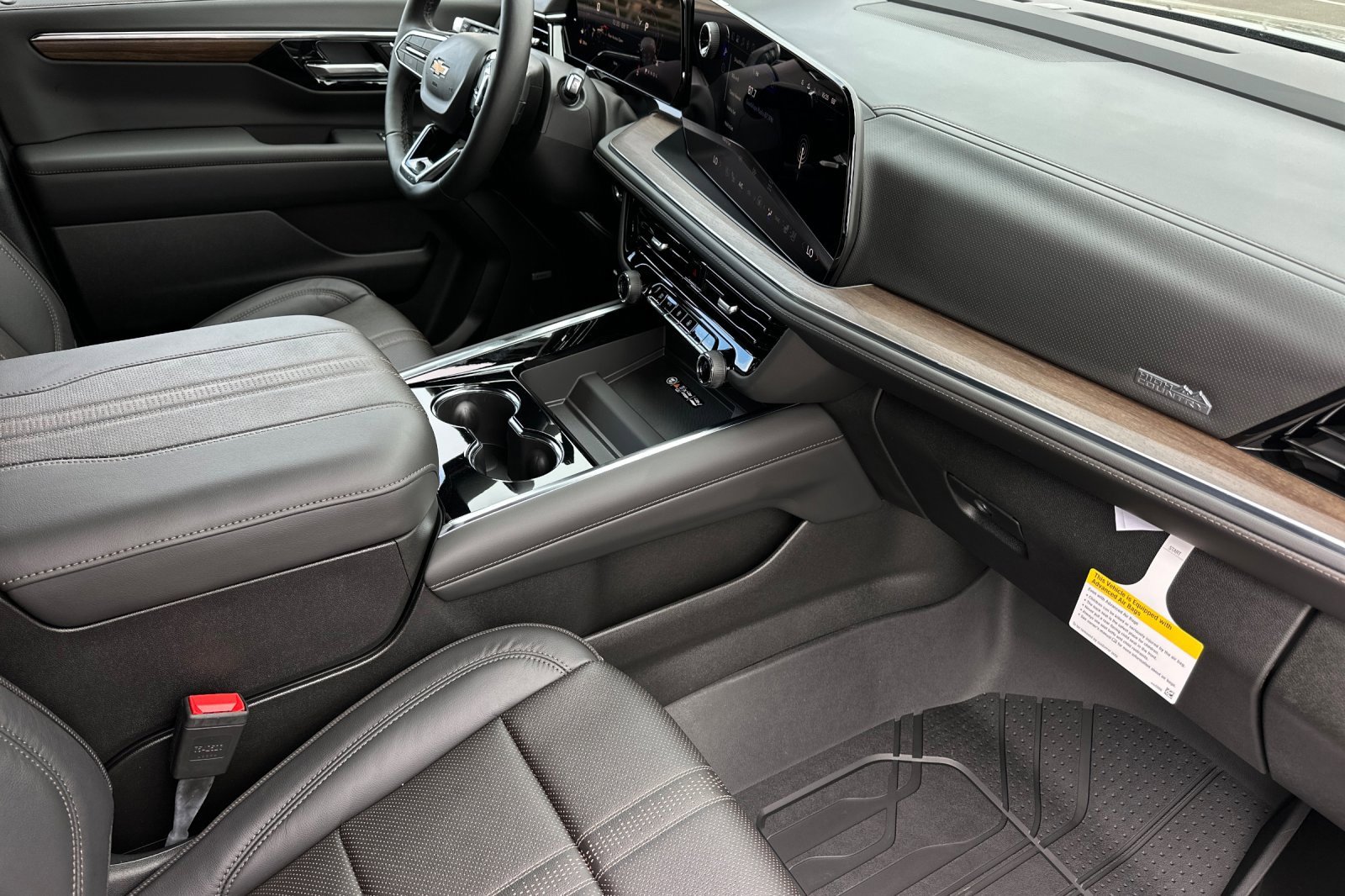 New 2026 Chevrolet Suburban High Country w/ LPO, Illumination Package image 17