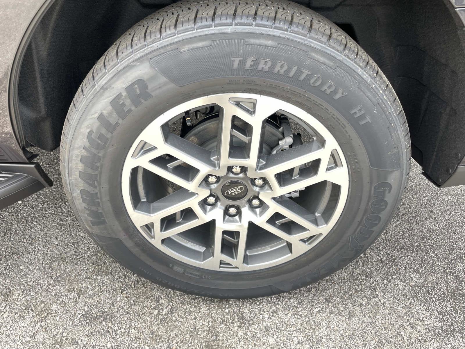New 2026 Ford Expedition Active RWD image 5
