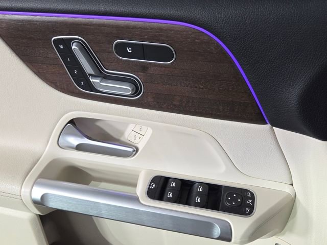 Used 2022 Mercedes-Benz GLB 250 4MATIC image 29