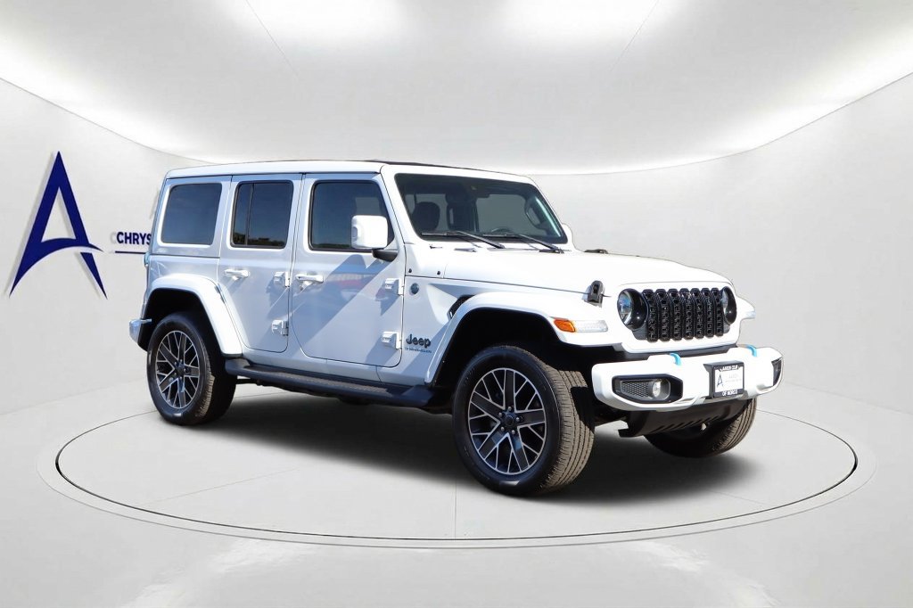 Used 2024 Jeep Wrangler High Altitude AWD/4WD image 3
