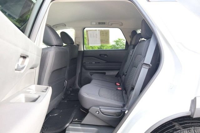 Certified 2025 Nissan Pathfinder SV AWD/4WD image 22