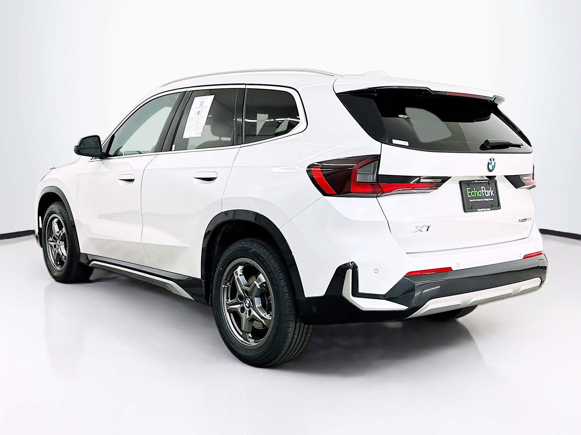 Used 2025 BMW X1 xDrive28i w/ Convenience Package AWD/4WD image 5
