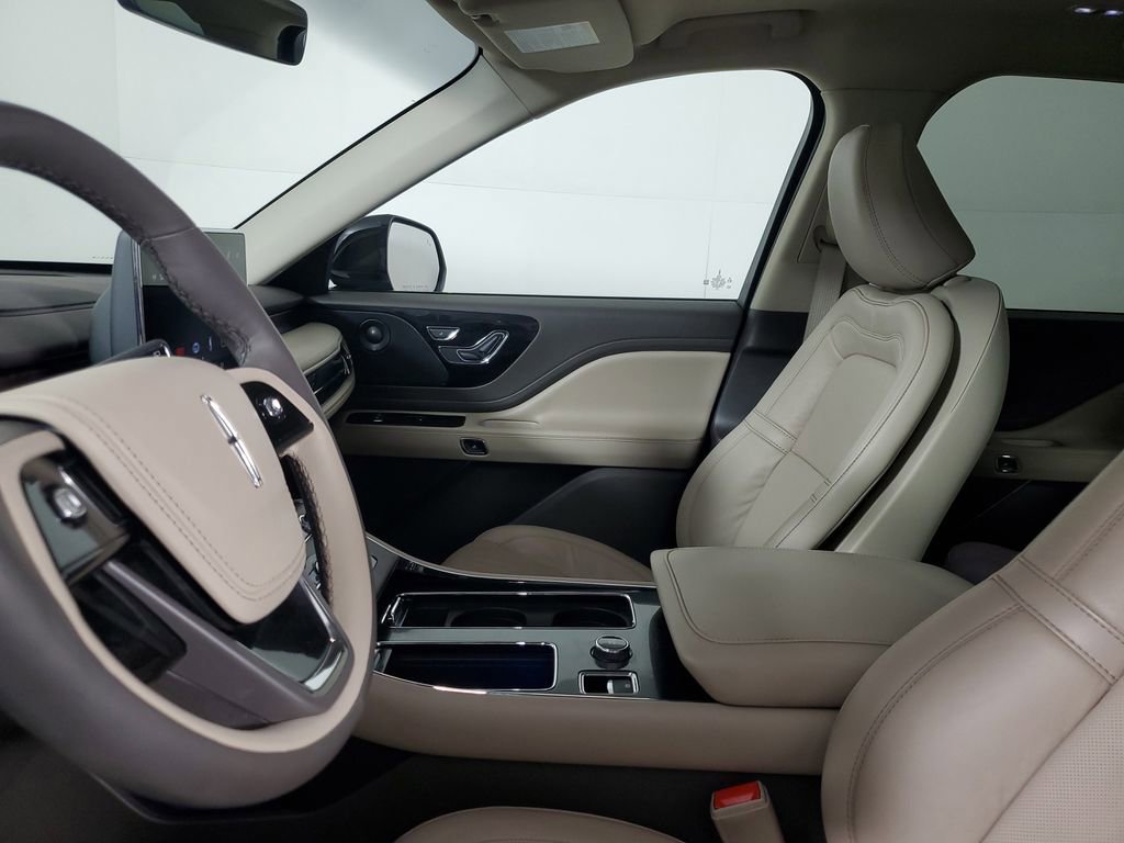 Used 2023 Lincoln Aviator Reserve w/ Equipment Group 201A image 21