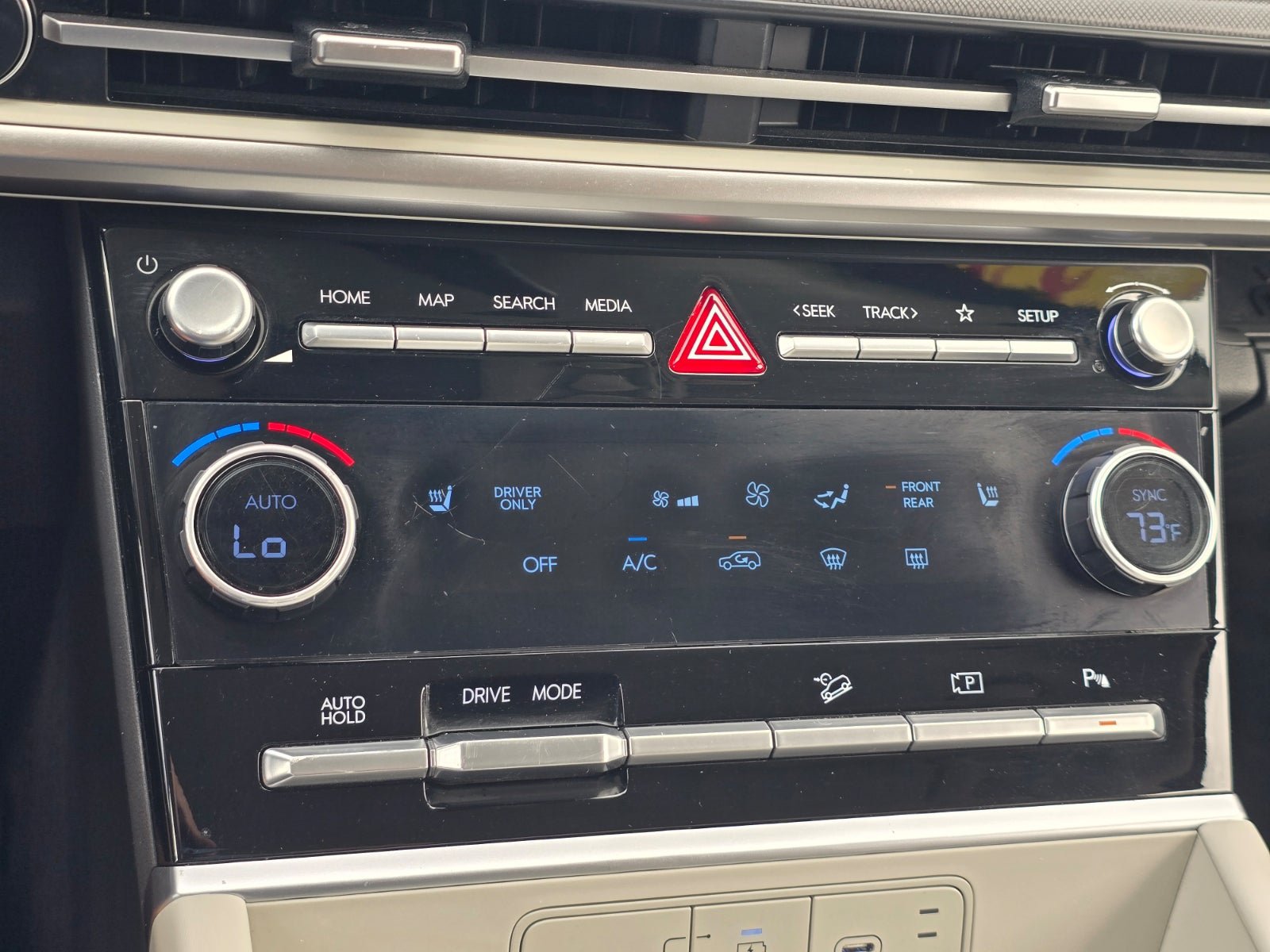 Used 2024 Hyundai Santa Fe SEL FWD image 19