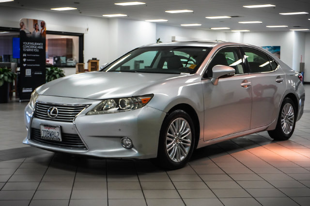Used 2014 Lexus ES 350 w/ Premium Package FWD image 3