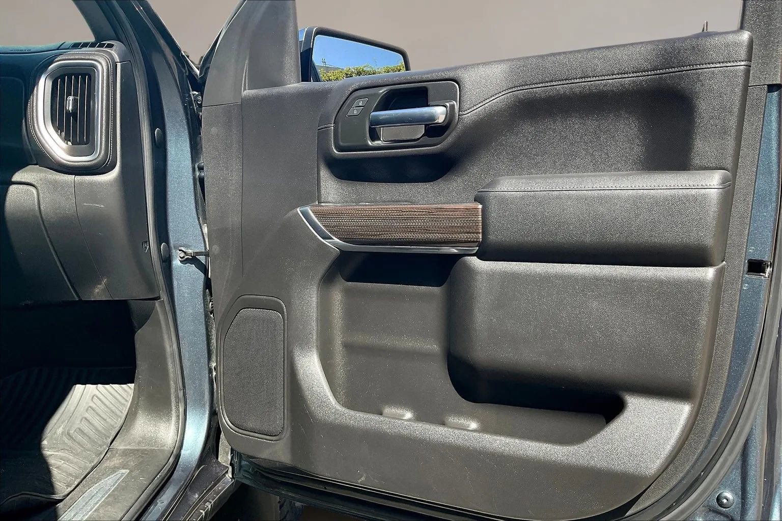 Used 2019 Chevrolet Silverado 1500 LT w/ All-Star Edition image 60
