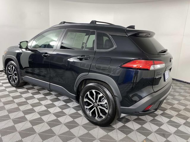 Used 2025 Toyota Corolla Cross AWD Hybrid w/ Moonroof Package image 6
