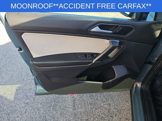 Used 2020 Volkswagen Tiguan SE w/ Panoramic Sunroof Package image 29