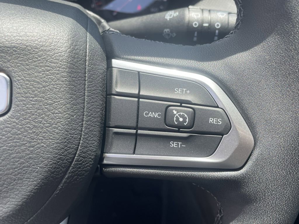 New 2025 Jeep Compass Latitude w/ Altitude Special Edition AWD/4WD image 16