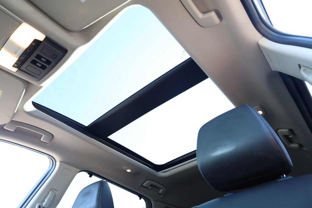 Used 2021 Nissan Rogue Platinum image 8